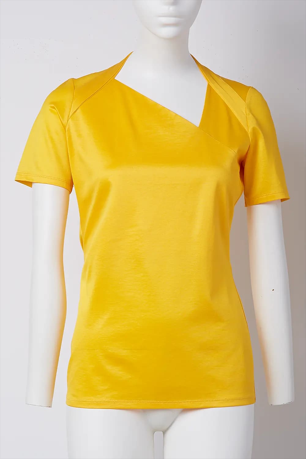 Apparel before wrinkle removal and symmetry correction