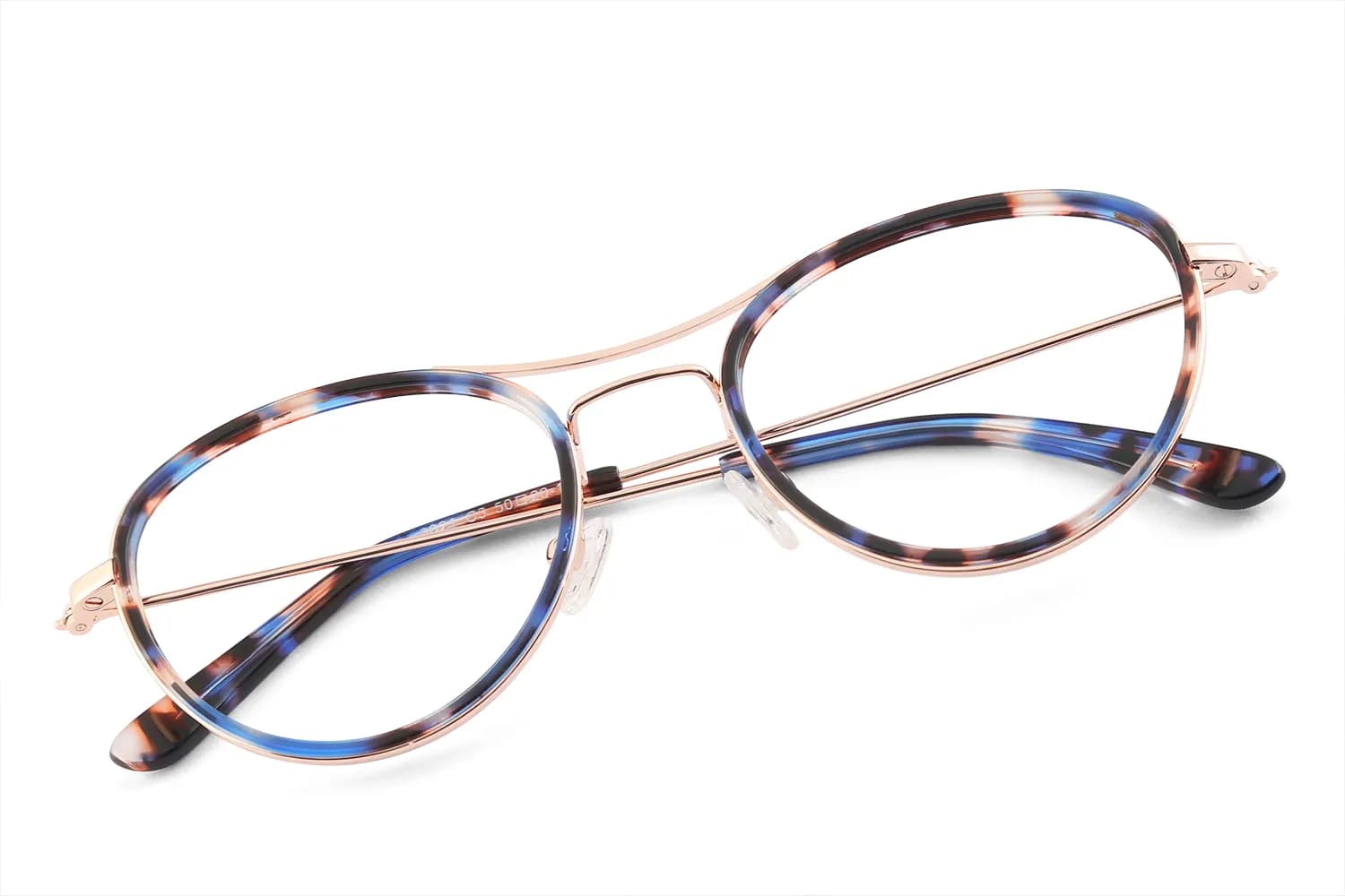 Before and after comparison of a clipping path applied to sunglasses — edited result